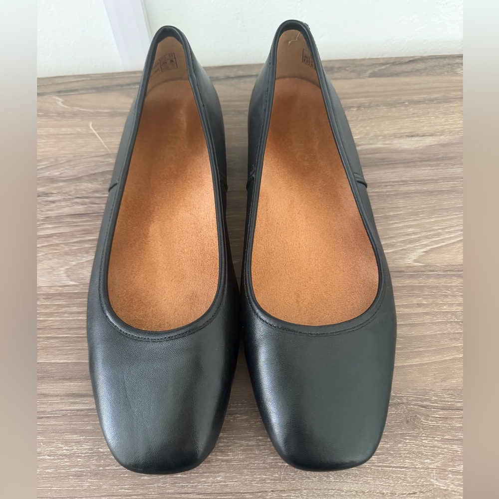 Vionic Black Leather Square-Toe Ballet Flats